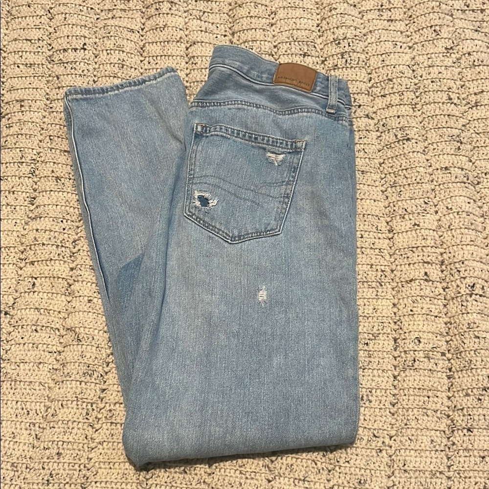 American Eagle mom Jean